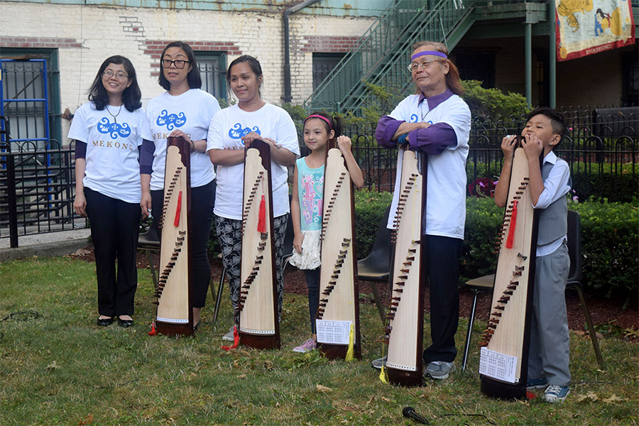 Mekong-music-class-standing
